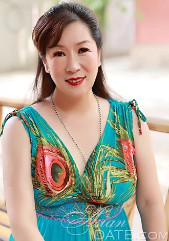 Gorgeous profiles pictures: romantic companionship minded Asian member Songmei(May) from Guangdong