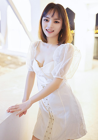 Most gorgeous profiles: meet Asian member Meng ren